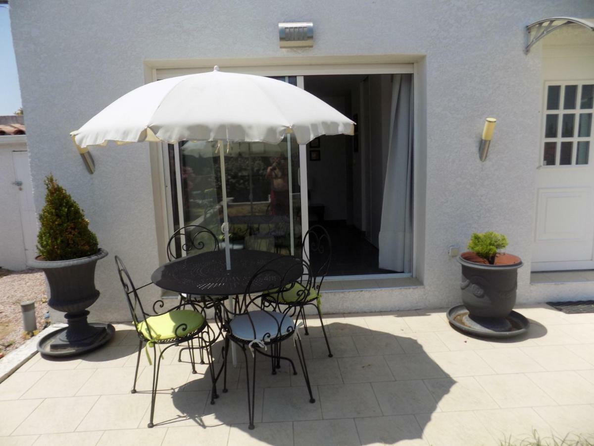 Villa Vaya Villemoustaussou Exterior photo